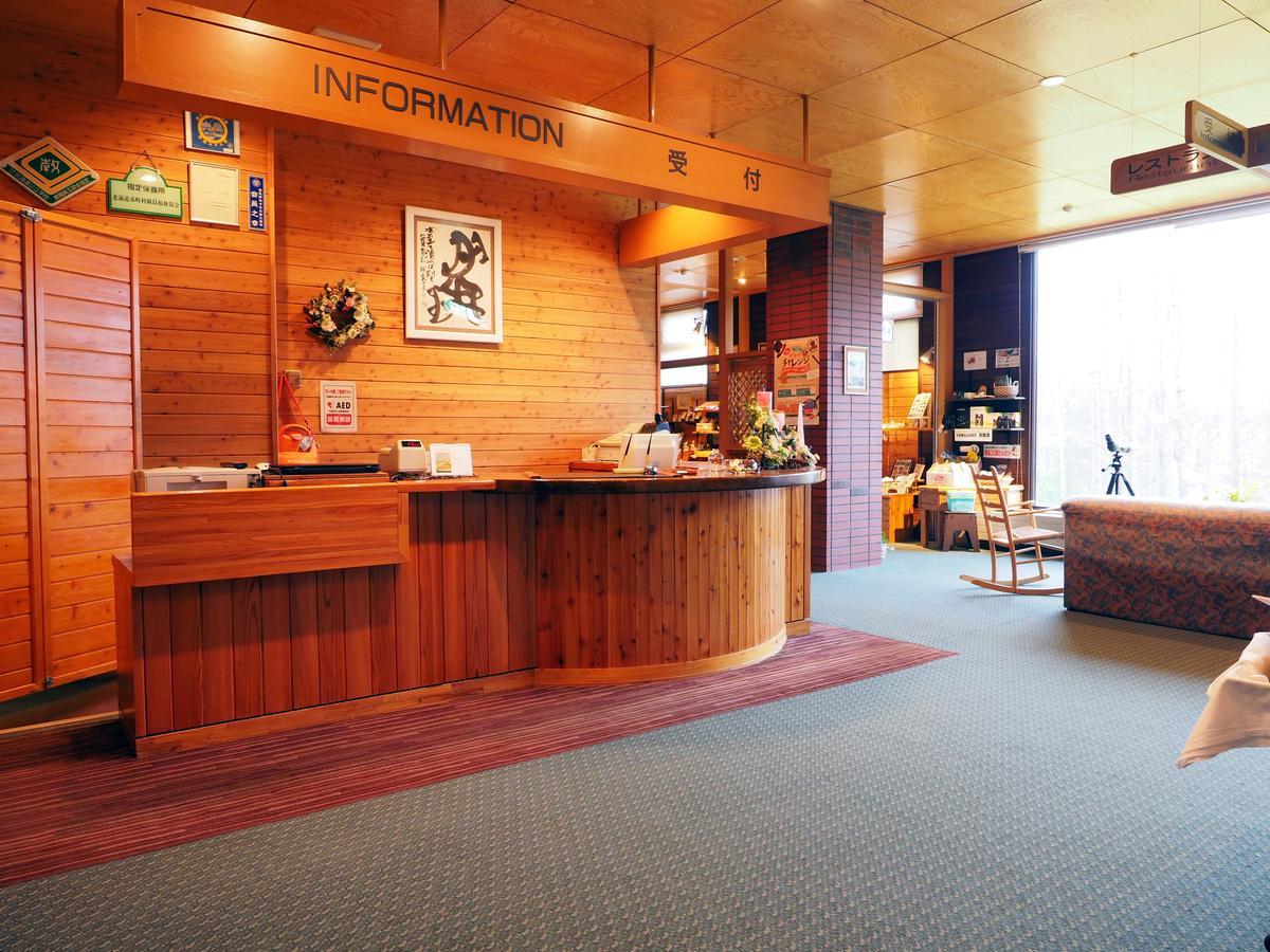 Log Hotel Larch Lake Kanayama Minamifurano Dış mekan fotoğraf