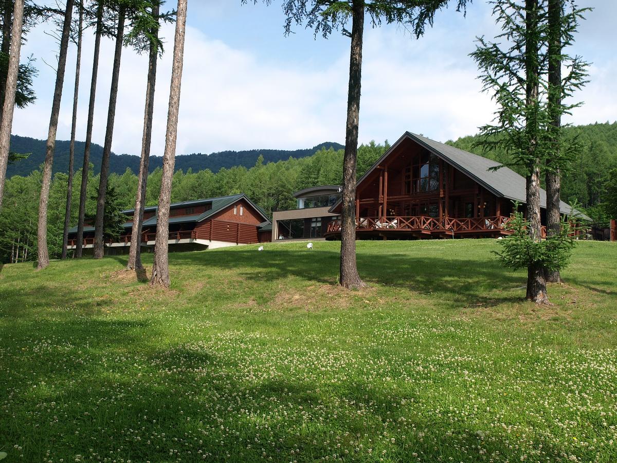 Log Hotel Larch Lake Kanayama Minamifurano Dış mekan fotoğraf